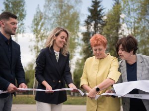 Siguldas pagastā svinīgi atklāts zaļo un dārza atkritumu kompostēšanas laukums