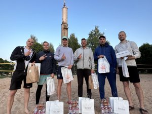 Aizvadīts “Raganas kausa” 1. posms pludmales volejbolā