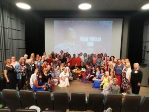 Siguldā notikusi tikšanās ar leģendāro mākslinieci Viju Vētru