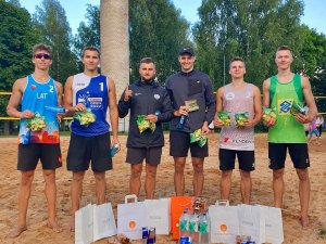 Aizvadīts “Raganas kausa” 4. posms pludmales volejbolā