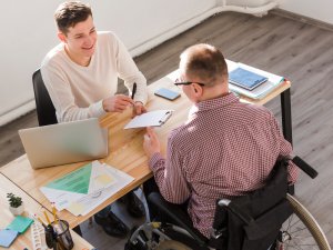 Cilvēkiem ar kustību traucējumiem ir iespēja pieteikties atbalstam savas dzīves vietas pielāgošanai