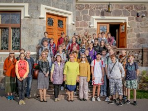 Priekšsēdētāja uzņem ģimnāzijas skolēnus un viņu draugus no Vācijas