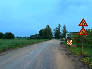 Raganā un Lēdurgā norisinās autoceļu atjaunošanas darbi 