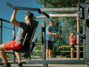 Iedzīvotāju atsauksmes par “Omnigym” pop-up laukumu Fischer slēpošanas centrā