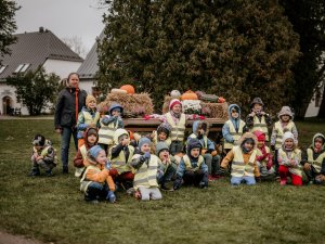 “Rudens ražas rati” priecē Siguldas pils kvartāla apmeklētājus