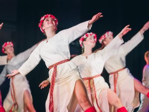 Deju kolektīvs „Vizbulīte” sagatavojis Ziemassvētku izrādi – pasākumu bērniem