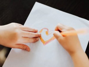 Stiprinot bērnu drošību, labklājību, tiesības uz ģimenisku vidi, izstrādāta Bērnu tiesību aizsardzības programma