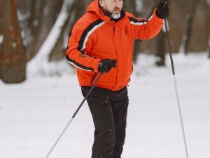 Slēpošanas iespējas Siguldas novadā dzīvojošajiem senioriem