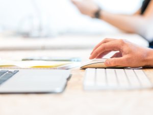 Skolas jauno gadu sāk ar 35 tūkstošiem jaunu datoru