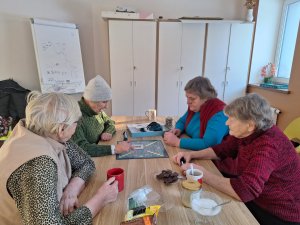 Aicina uz senioru klubiņu Sunīšu Kopienas centrā