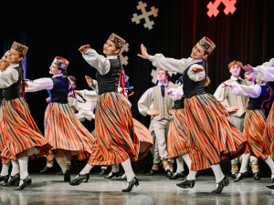 3. februārī aicina uz jauniešu deju kolektīva “Vizbulīte” un draugu koncertu