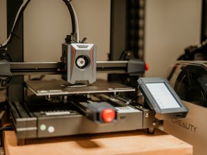 Tehnoloģiju izglītības centrā novada skolēni bez maksas apgūst 3D modelēšanu