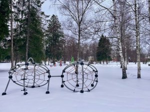 Apmeklējumam atvērts Raiņa parka bērnu laukums