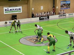 Florbola komanda “SK Coyote/Tobio” mājas spēlē izcīna uzvaru