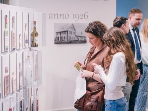 Atklāta mobilā ekspozīcija “Allaž laipni Allažos”