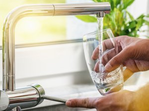 Notikusi ūdensvada avārija Atbrīvotāju ielā Siguldā