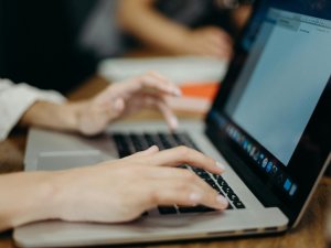 Biedrības un nodibinājumi var pieteikties palīgu piesaistei