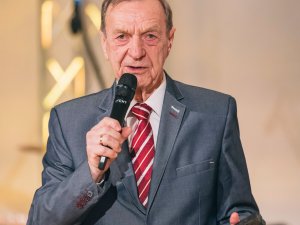 Balvu “Mūža ieguldījums sportā” saņem Ernests Pūce