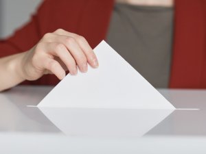 Līdz 2. aprīlim turpinās pieteikumu iesniegšana vēlēšanu iecirkņu komisiju locekļu amatiem