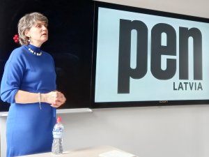 Valsts ģimnāzijā viesojās rakstnieku organizācijas Latvijas PEN pārstāves
