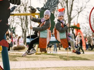 Siguldā aizvadīts jau astotais Šūpoļu festivāls