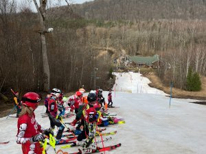 Aizvadīta tradicionālā Kristapa Zvejnieka balvas izcīņa kalnu slēpošanā