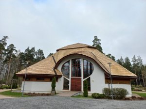 Siguldas Jauno kapu kapličai veikta jumta seguma nomaiņa