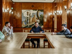 Novada jaunieši līdzdalības projektā “Starp Mum(S!)” viesojas pašvaldībā