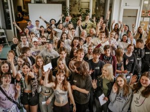 Ar aizraujošu aktivitāti uzsākta jauniešu projekta “Viss ir iespējams” īstenošana