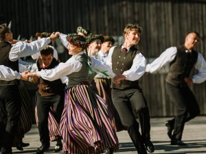 Izdejoti deju kolektīva “Vizbulīte” 60 gadu jubilejas koncerti