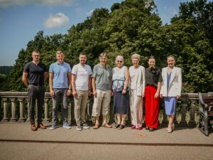 Siguldas novadā par bioreģionu un ēdināšanu izglītības iestādēs viesojas pārstāvji no Igaunijas