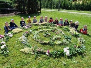 Mazie allažnieki piedalās meistardarbnīcā “Kā sapīsi, tā ziedēs!”