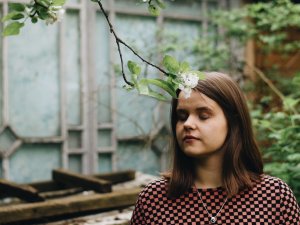 Jaunās dziesminieces Vaidas Voveres akustiskais koncerts Ziedoņa muzejā