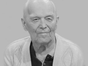 Mūžībā devies bijušais Rīgas rajona galvenais ārsts Pēteris Salmanis