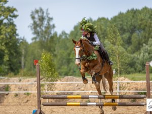 Mores pagastā norisinājušās jāšanas sacensības 