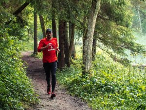 Siguldietis mēros 678 kilometrus par godu Baltijas ceļa 35 gadu jubilejai