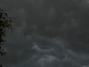 Iespējama vētra; LVĢMC visā valstī izsludinājis dažādas pakāpes brīdinājumus