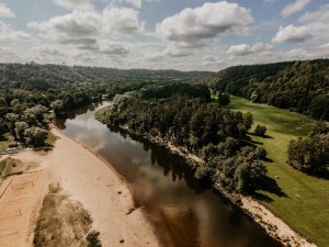 Gaujas peldvietā ūdens kvalitāte atbilst higiēnas prasībām; peldēties ir atļauts