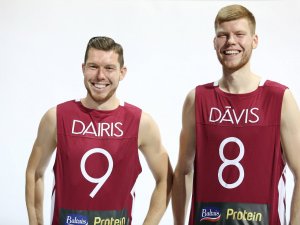 Iespēja apmeklēt tikšanos ar brāļiem Dāvi un Dairi Bertāniem