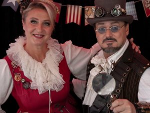 Aicina apmeklēt iluzionistu Pecolli maģijas izrādi “Brīnumi notiek!”