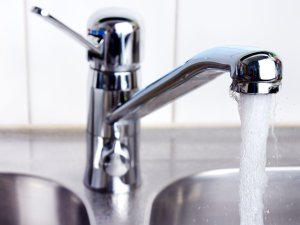 Papildināts: Turpina risināt ūdensvada avārijas sekas Siguldā, Pīlādžu ielā