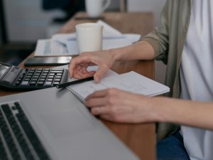 Iespēja bez maksas apgūt finanšu drošības pamatus