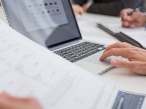 Izsludināti divi atklāti konkursi pašvaldības infrastruktūras uzlabošanai