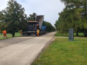 Inciemā, Anšlava Eglīša ielā, notiek ceļa seguma remonts