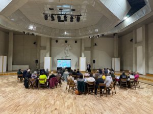 Notikušas jaudīgas un jēgpilnas sarunas iedzīvotājiem ar pašvaldības speciālistiem un vadību 